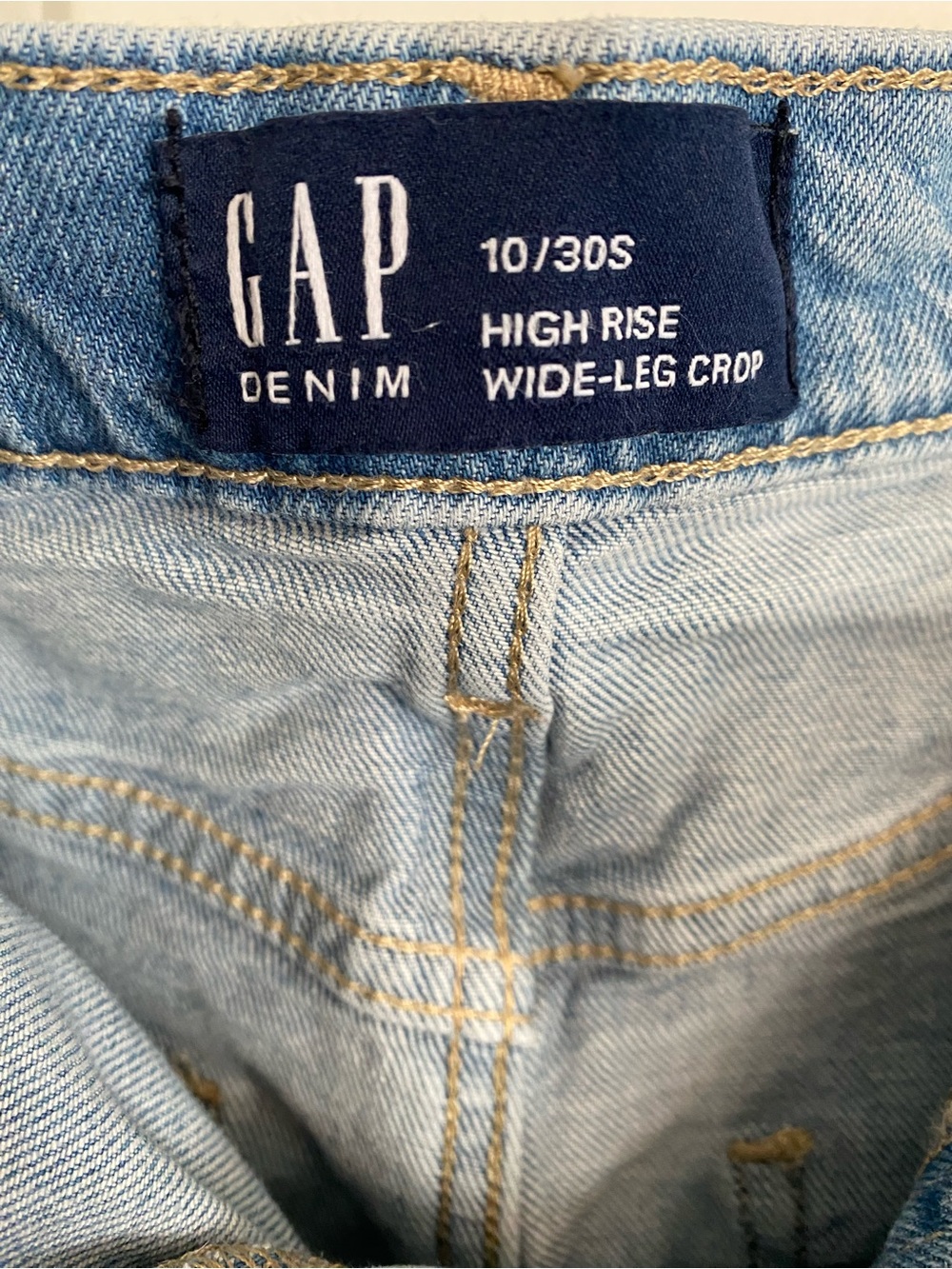 GAP Women’s Wide Leg Crop Jeans - Picture 3 of 3